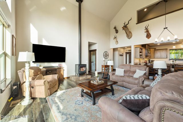 16798 E Pend Oreille Divide Rd, Athol, ID 83801