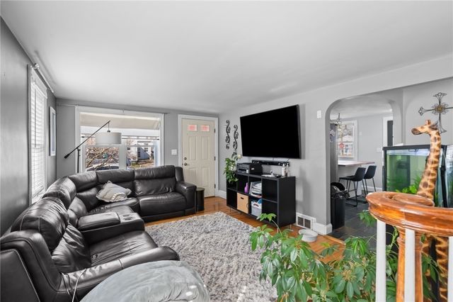 19 Annette Avenue, Pawtucket, RI 02861