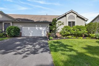 21 Kettering Drive, Greece, NY 14612
