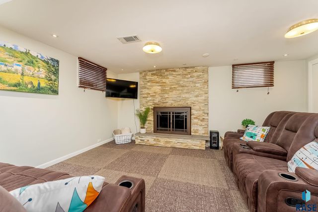 1919 S Williams Ave Avenue, Sioux Falls, SD 57105