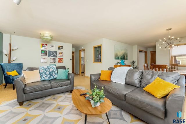 1919 S Williams Ave Avenue, Sioux Falls, SD 57105