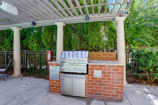 3621 Vinings Slope SE 2115, Atlanta, GA 30339