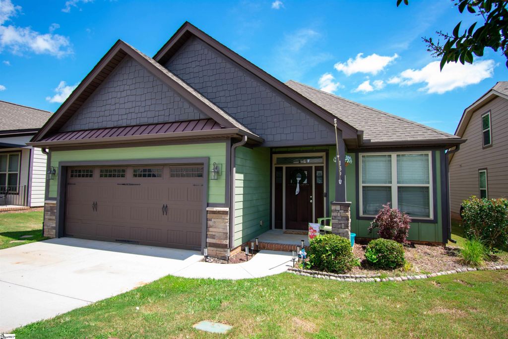 189 Bur Oak Drive, Taylors, SC 29687