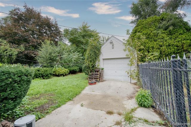 13644 Castleton Street, Detroit, MI 48227
