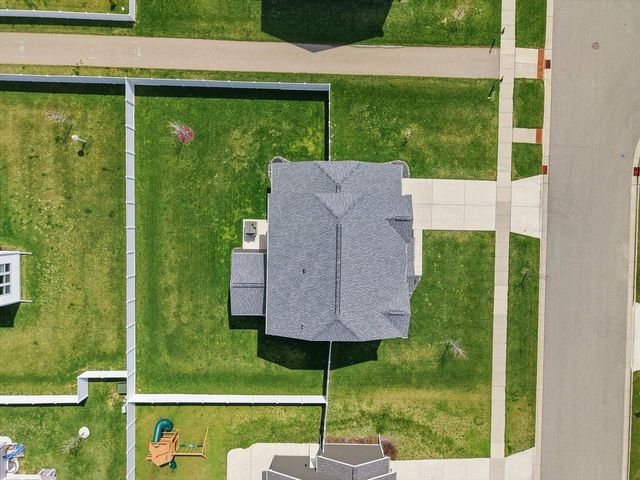 2736 Leo Mary Street, Fitchburg, WI 53711