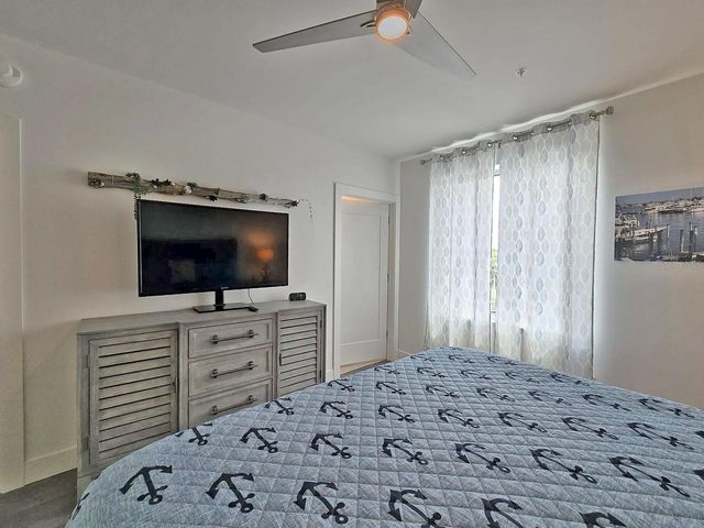 1709 N TAMIAMI TRAIL A519, Sarasota, FL 34234