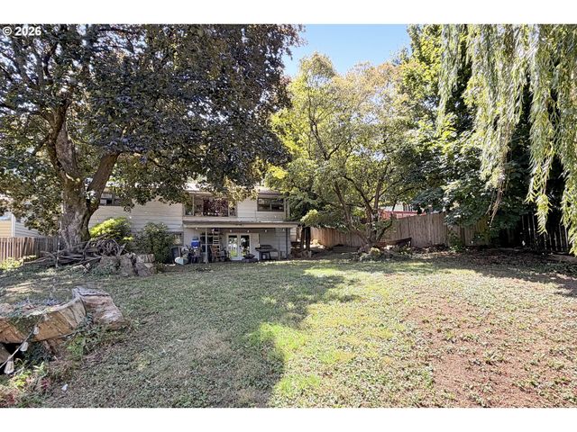 2405 Ne MORGAN St, Portland, OR 97211