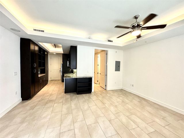 2303 Mid Ln Lane 626, Houston, TX 77027