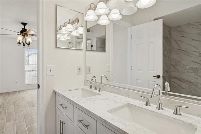 4617 GATE PL 105, Orlando, FL 32811