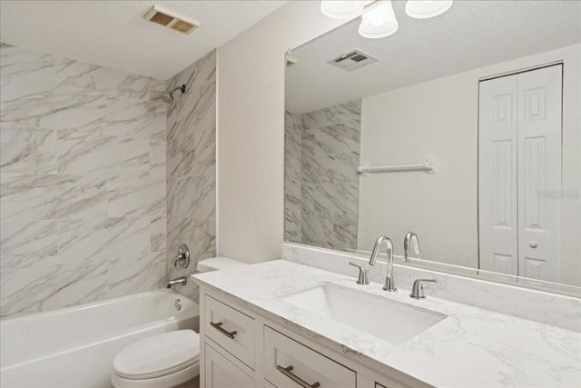 4617 GATE PL 105, Orlando, FL 32811