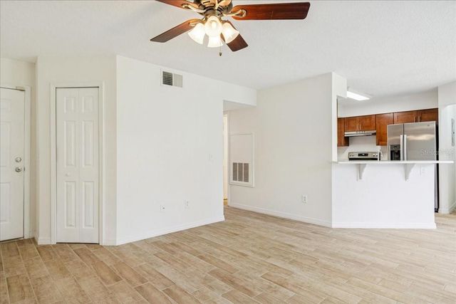 4617 GATE PL 105, Orlando, FL 32811