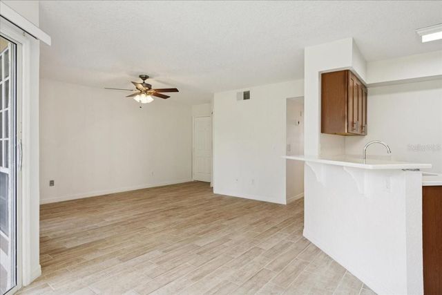 4617 GATE PL 105, Orlando, FL 32811