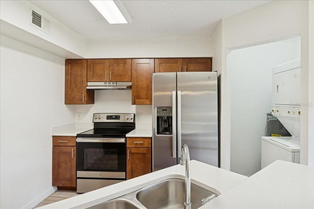 Image 14 of property listing at 4617 GATE PL 105, Orlando, FL 32811