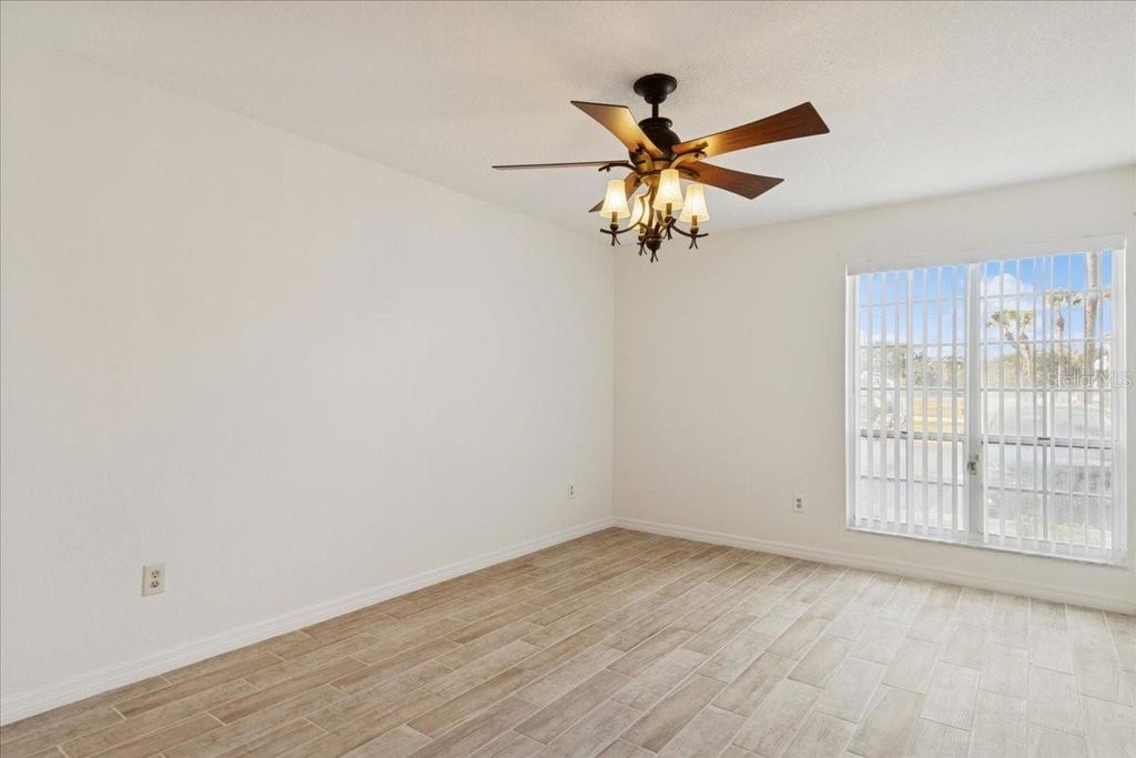 Image 21 of property listing at 4617 GATE PL 105, Orlando, FL 32811