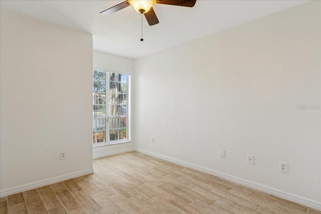 Image 23 of property listing at 4617 GATE PL 105, Orlando, FL 32811