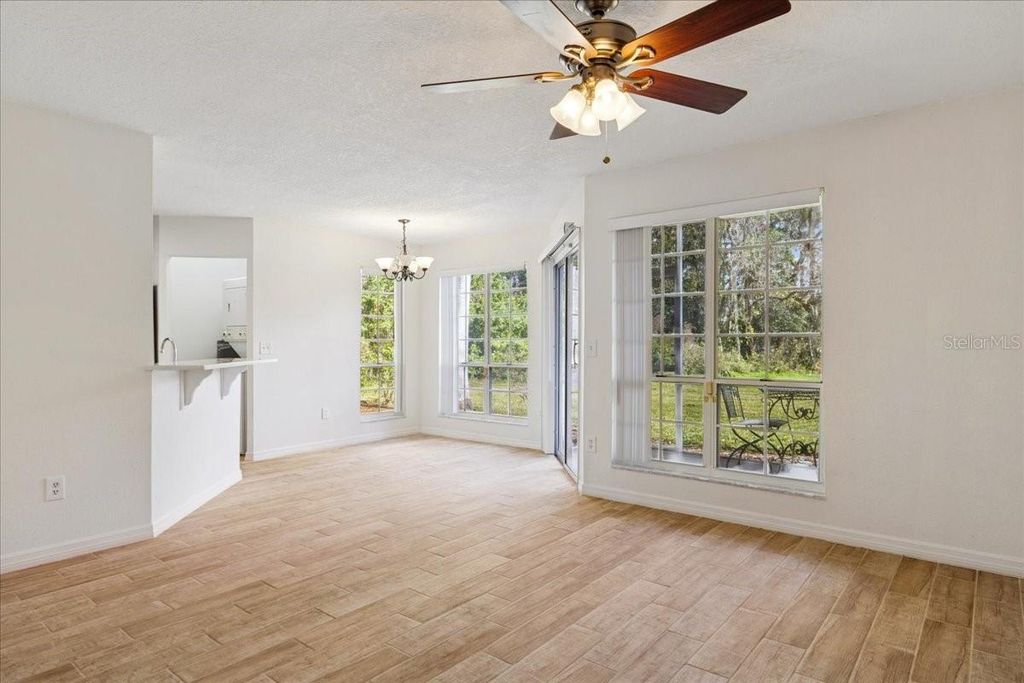 Image 5 of property listing at 4617 GATE PL 105, Orlando, FL 32811