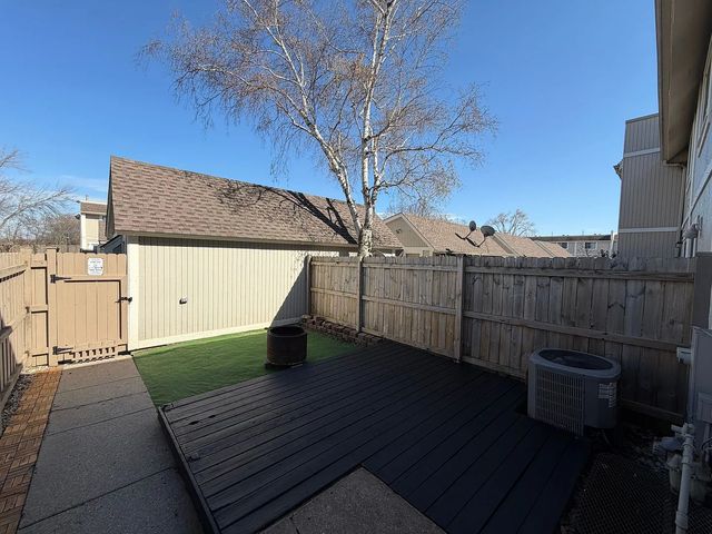 634 Robin Court, Grayslake, IL 60030