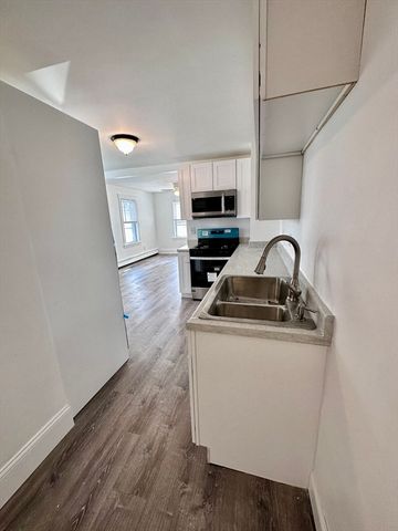 90 Brook Rd. 1R, Quincy, MA 02169