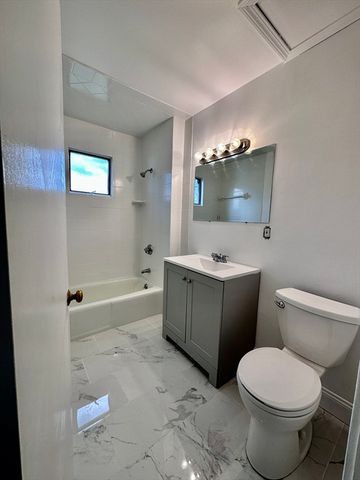 90 Brook Rd. 1R, Quincy, MA 02169