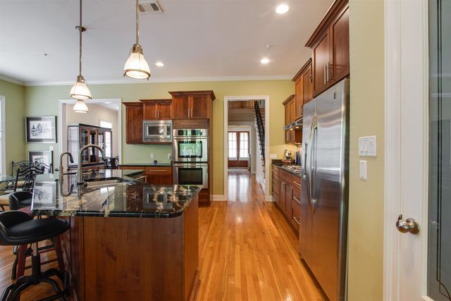 1621 LAWTON TRL, Germantown, TN 38138
