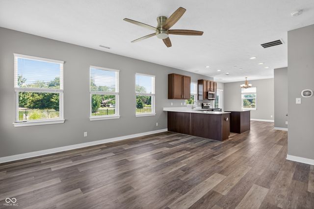 10870 Sablecliff Way, Brownsburg, IN 46112