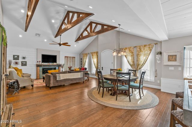 4402 E TURNEY Avenue, Phoenix, AZ 85018