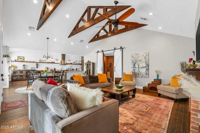 4402 E TURNEY Avenue, Phoenix, AZ 85018