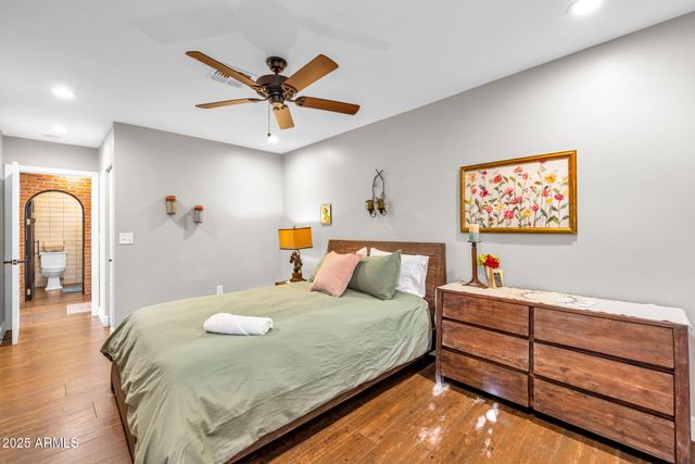 4402 E TURNEY Avenue, Phoenix, AZ 85018