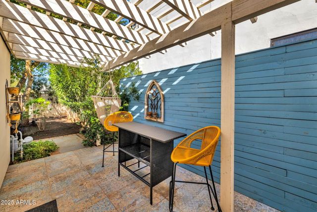 4402 E TURNEY Avenue, Phoenix, AZ 85018