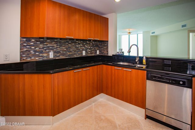 241 Riverside Dr Unit 904, Holly Hill, FL 32117