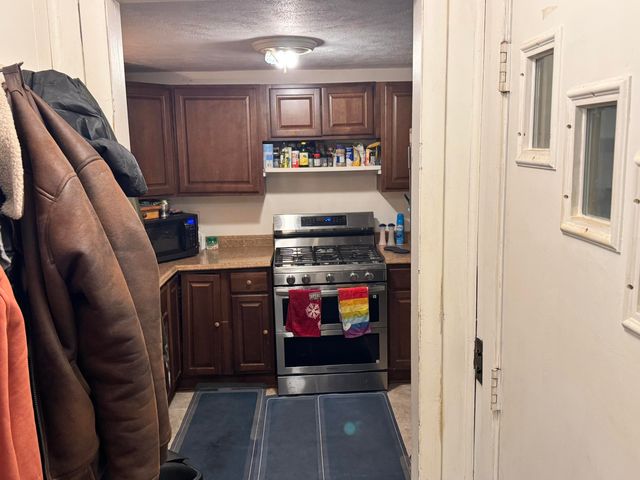 78 W John Street, Newaygo, MI 49337