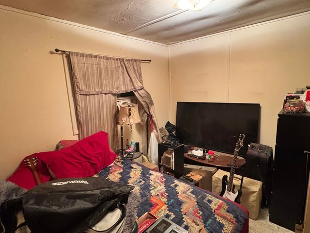 78 W John Street, Newaygo, MI 49337