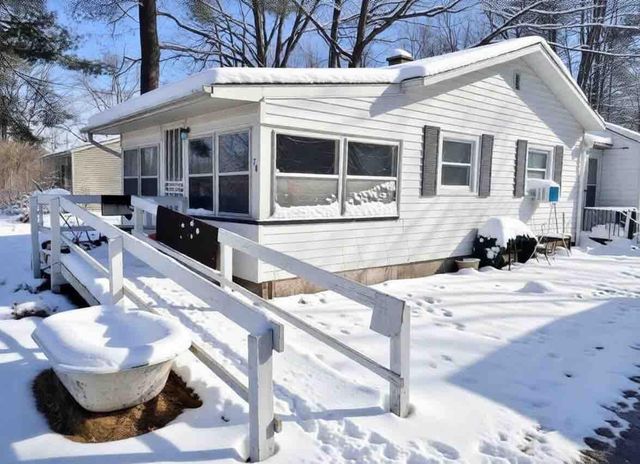 78 W John Street, Newaygo, MI 49337