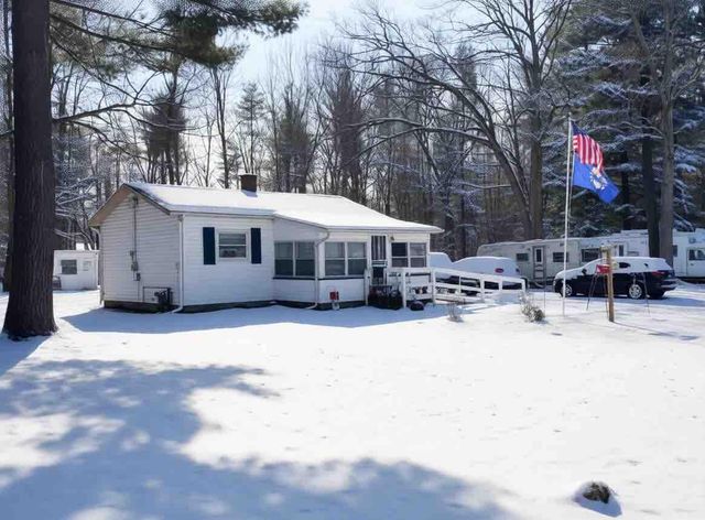 78 W John Street, Newaygo, MI 49337