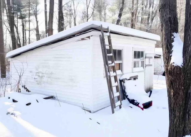 78 W John Street, Newaygo, MI 49337