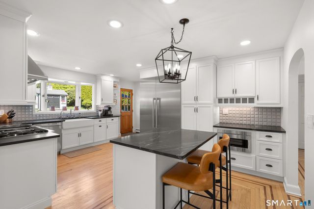 82 Lee Drive, Fairfield, CT 06824