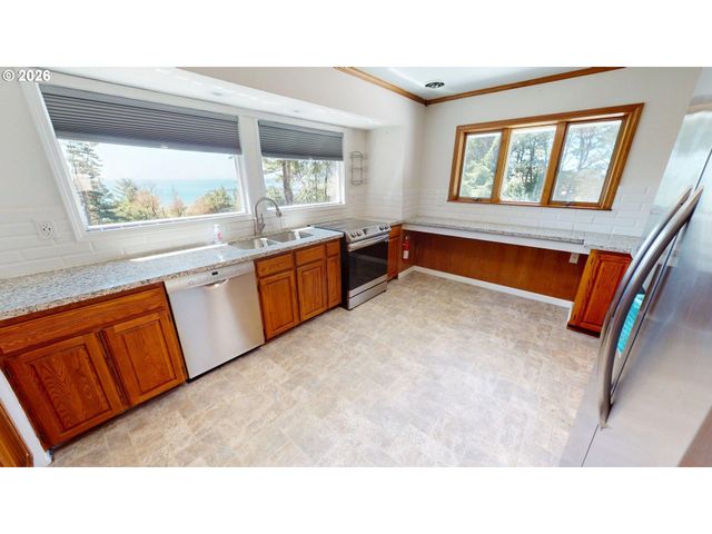 2 Highway 101, Port Orford, OR 97465