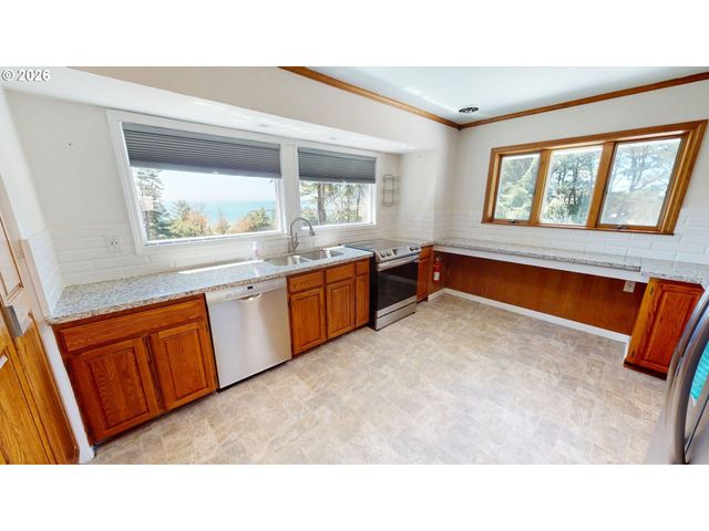2 Highway 101, Port Orford, OR 97465