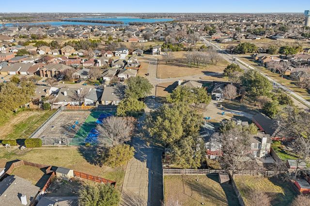 6814 Dolphin Circle, Rowlett, TX 75088