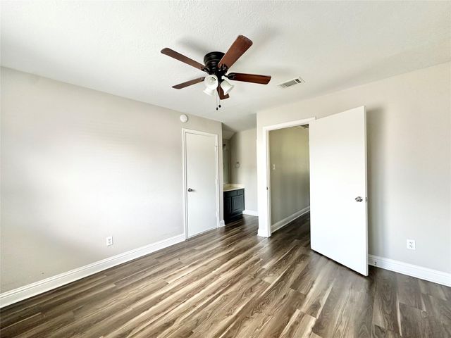2523 Castle Place, Stafford, TX 77477