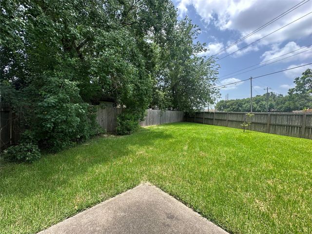 2523 Castle Place, Stafford, TX 77477
