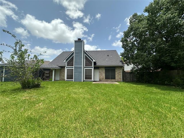 2523 Castle Place, Stafford, TX 77477