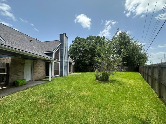 2523 Castle Place, Stafford, TX 77477