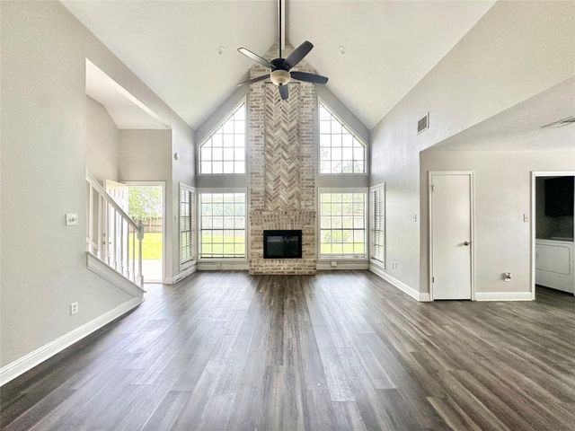 2523 Castle Place, Stafford, TX 77477