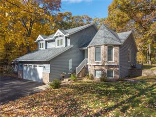 1910 Deepwood Court, Eau Claire, WI 54703