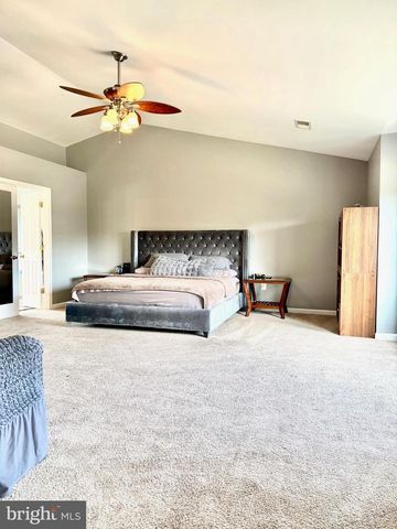 16 LITTLE FIELD DR, Fredericksburg, VA 22405