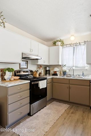 1604 Acosta Ct, La Grange, KY 40031