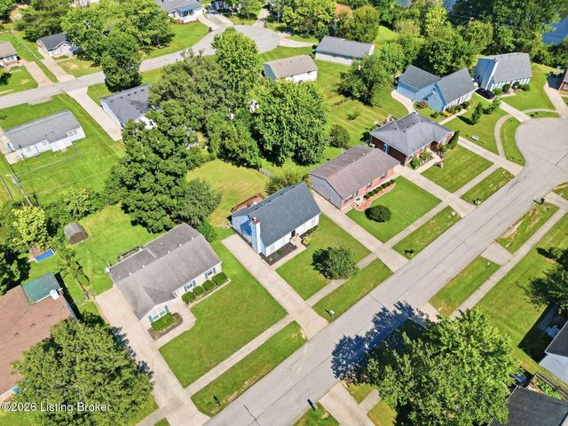 1604 Acosta Ct, La Grange, KY 40031