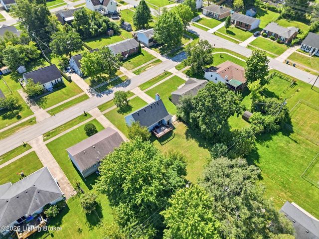 1604 Acosta Ct, La Grange, KY 40031
