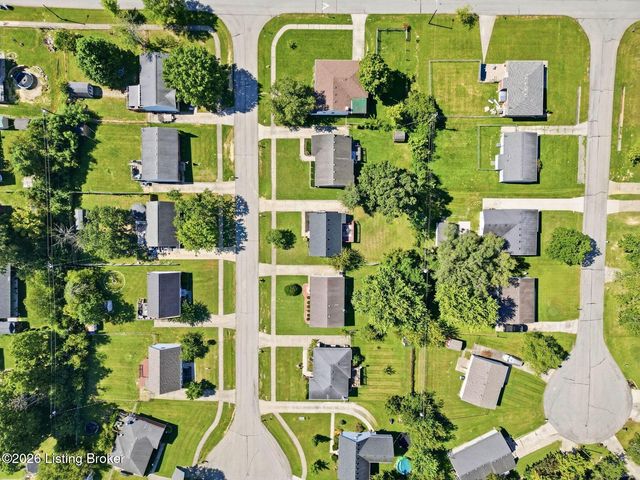 1604 Acosta Ct, La Grange, KY 40031